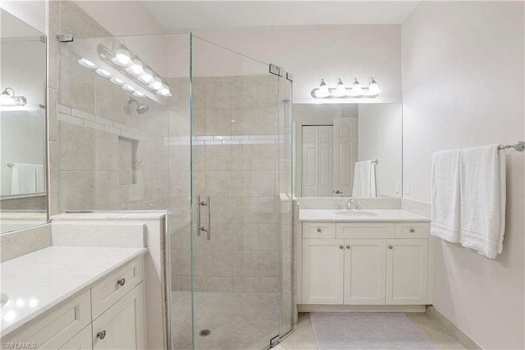 13435 Silktail DR-11