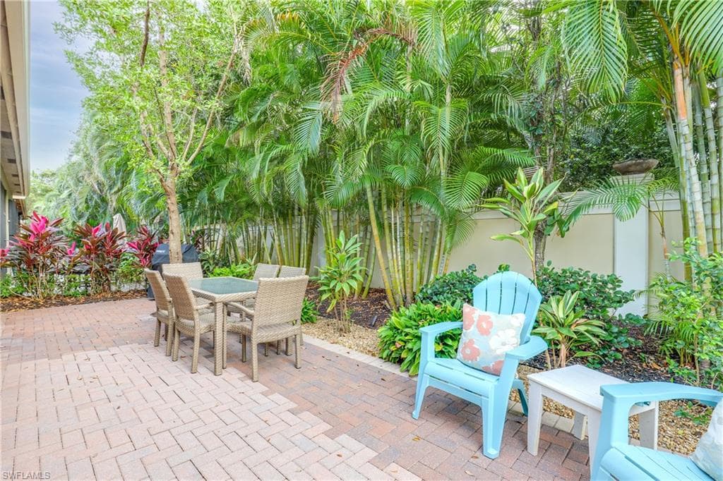 13435 Silktail DR-19