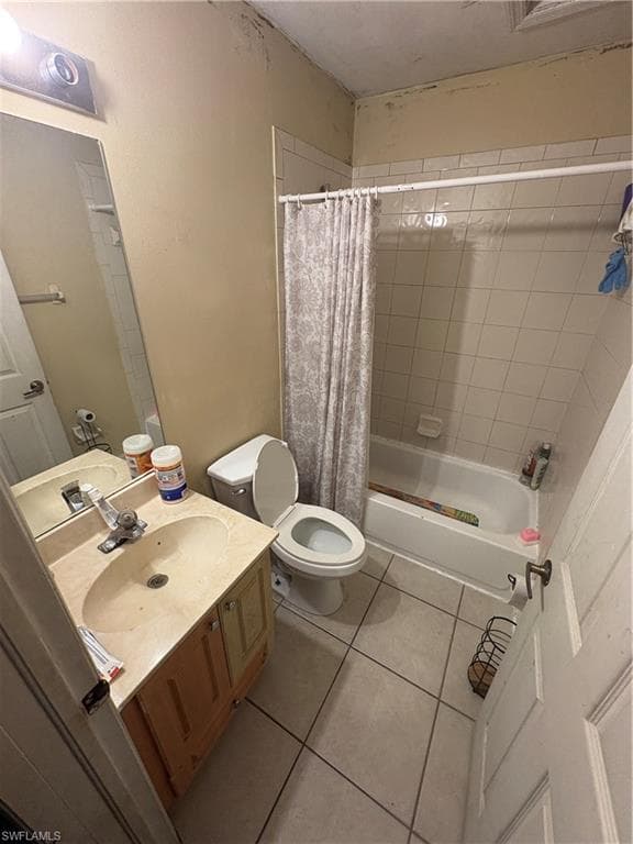 3123 Pine Tree DR-15