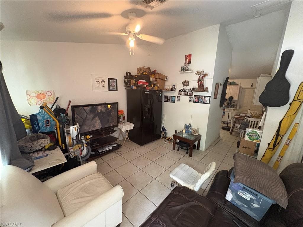 3123 Pine Tree DR-19