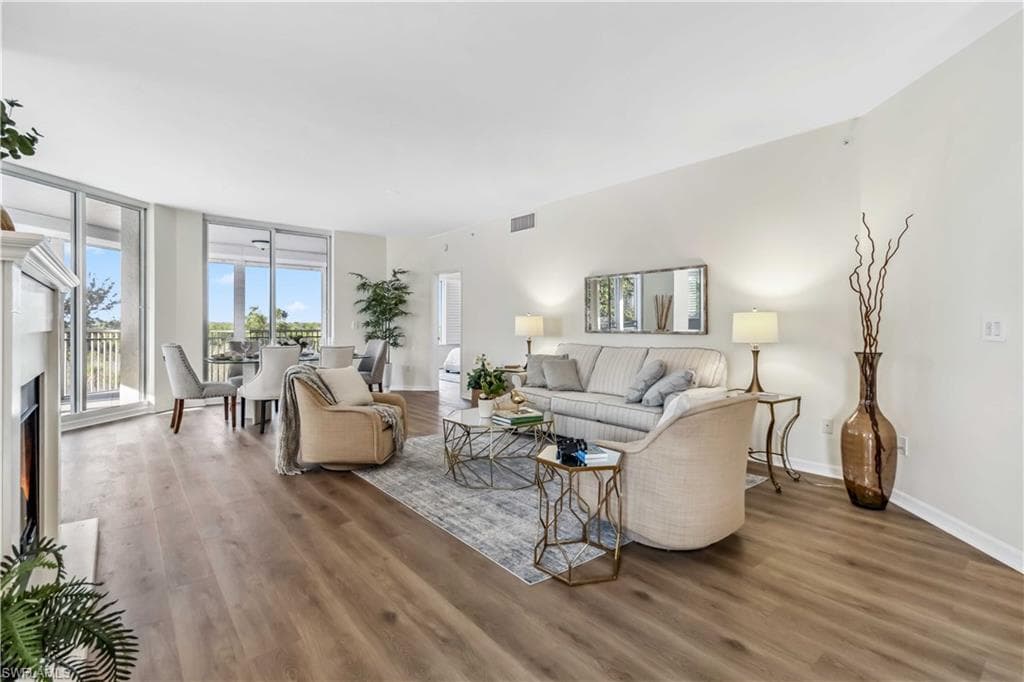 1001 Arbor Lake DR 101-1