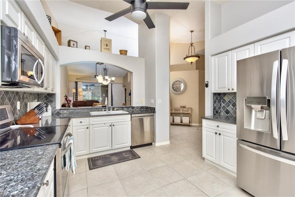 8207 Ibis Cove CIR Y-12