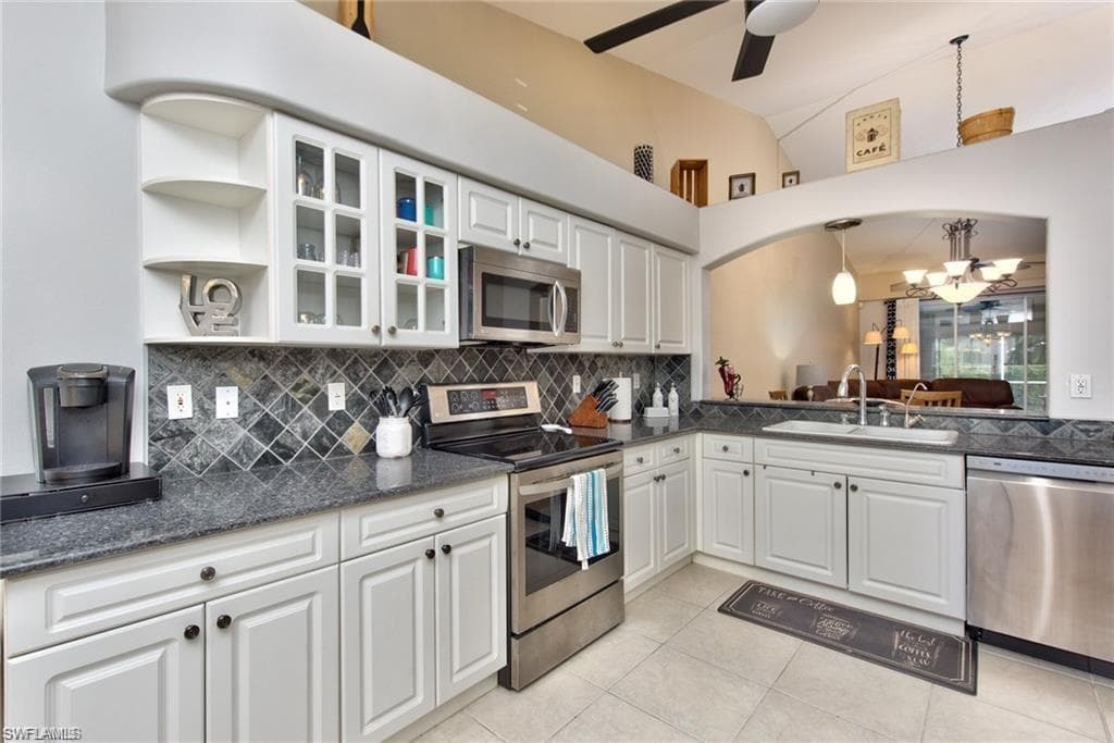 8207 Ibis Cove CIR Y-9