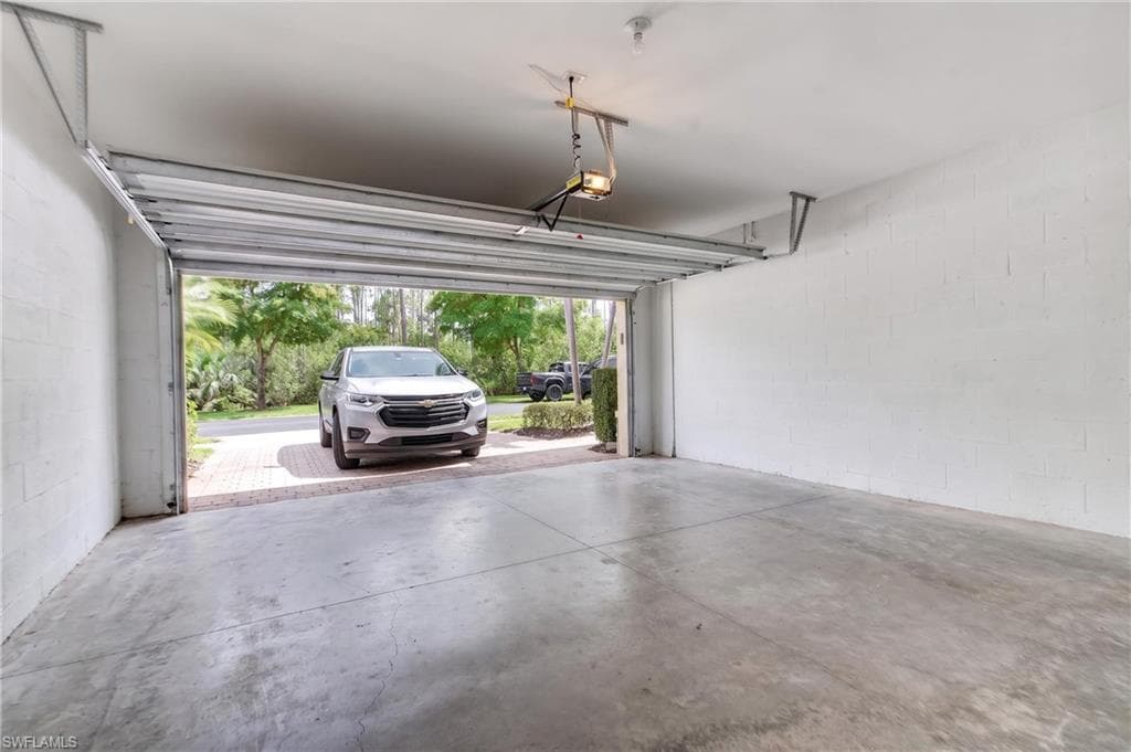 10818 Alvara Point DR-28