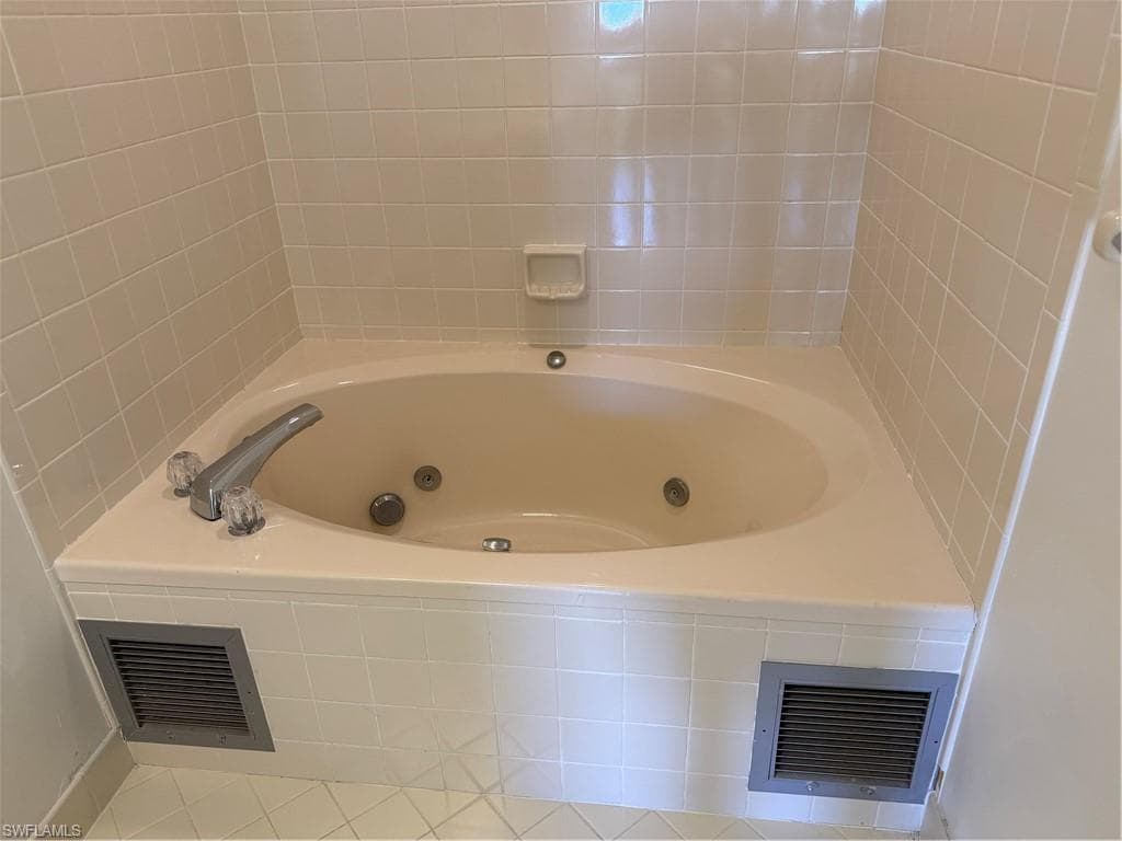 123 SW 47th TER 201-17