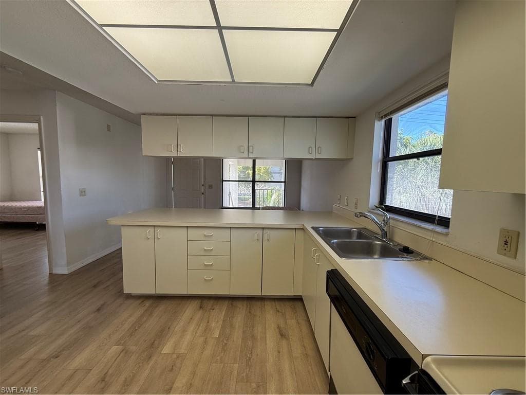 123 SW 47th TER 201-12