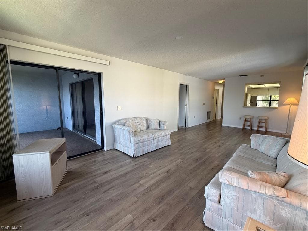 123 SW 47th TER 201-26