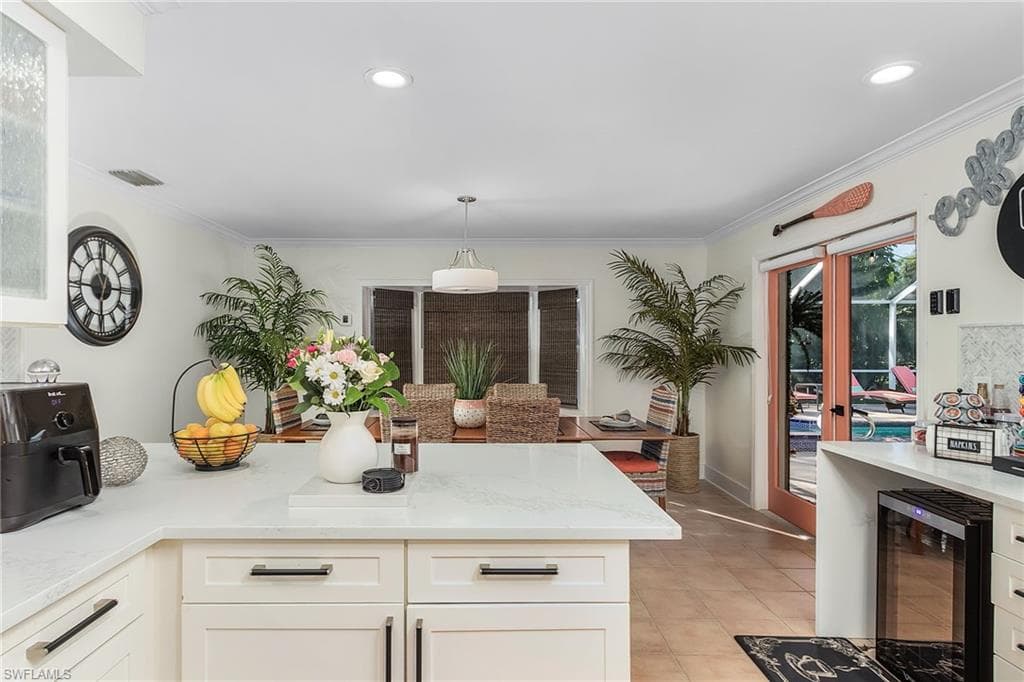 2950 Coach House LN-22
