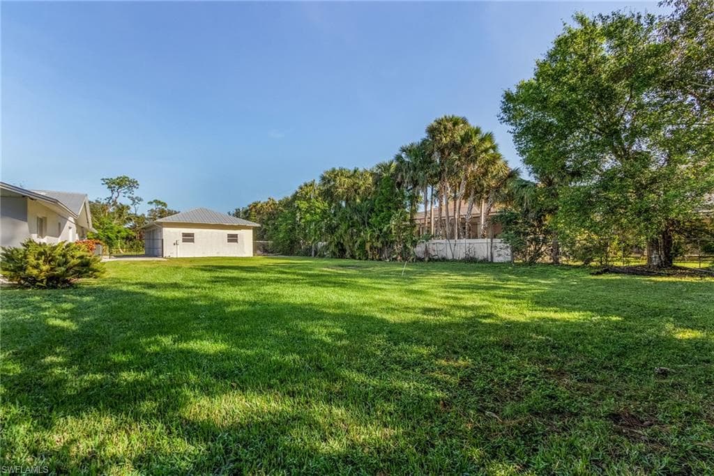 2950 Coach House LN-32