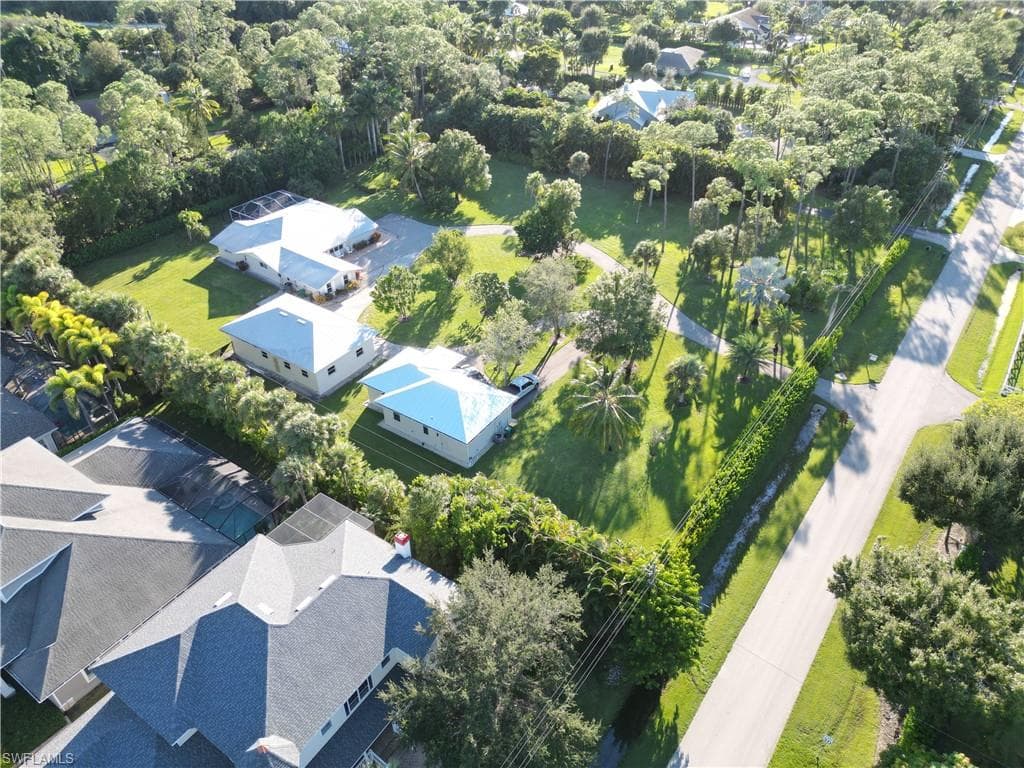 2950 Coach House LN-49