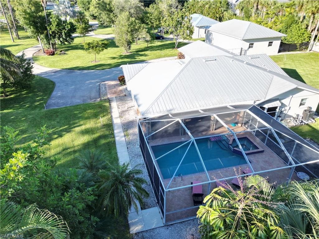 2950 Coach House LN-37