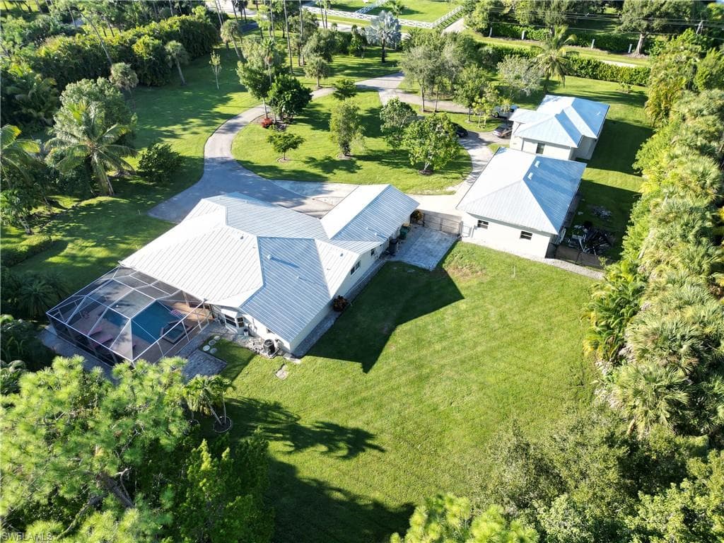 2950 Coach House LN-39