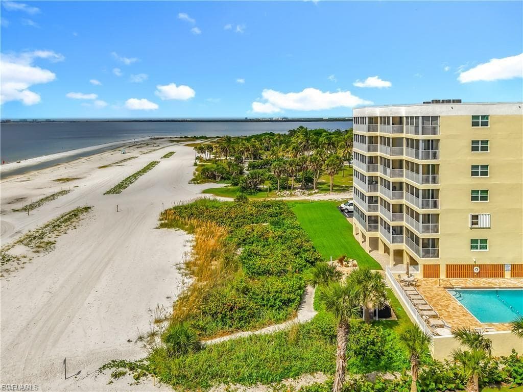 100 Estero BLVD 332-12