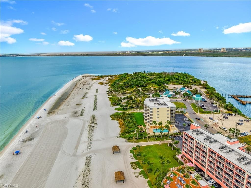 100 Estero BLVD 332-14