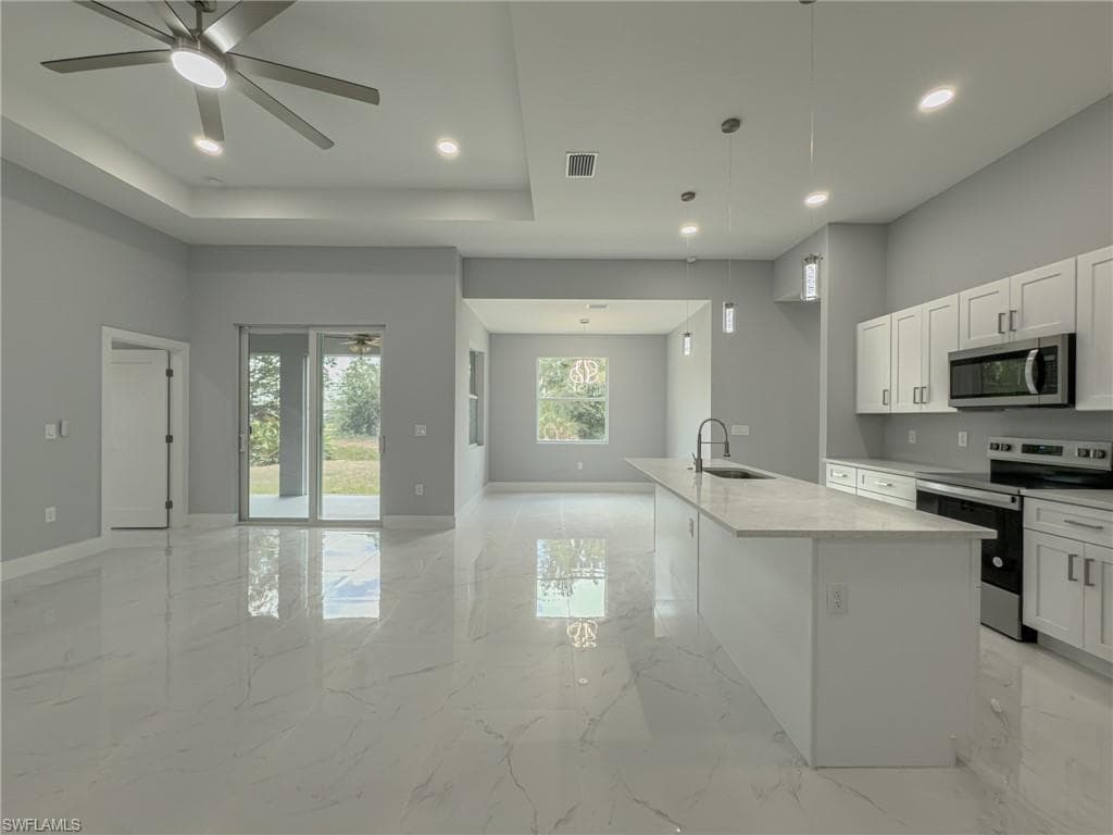 438 Raymer ST-2