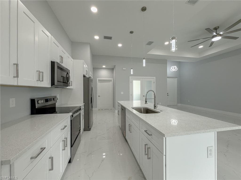 438 Raymer ST-6