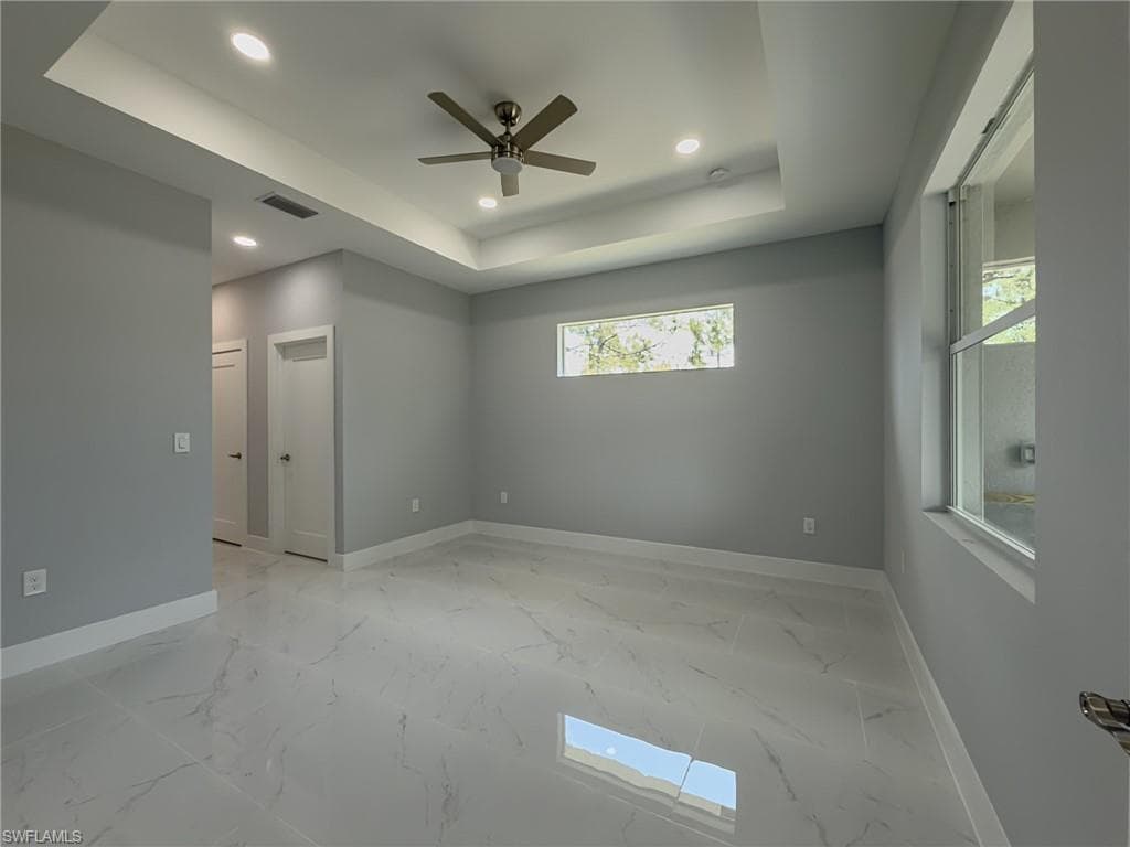 438 Raymer ST-12