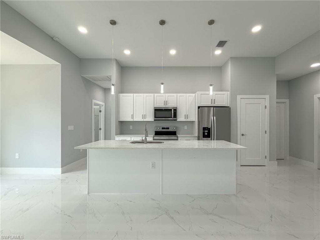 438 Raymer ST-3