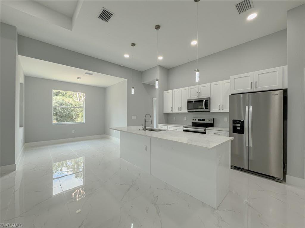 438 Raymer ST-5
