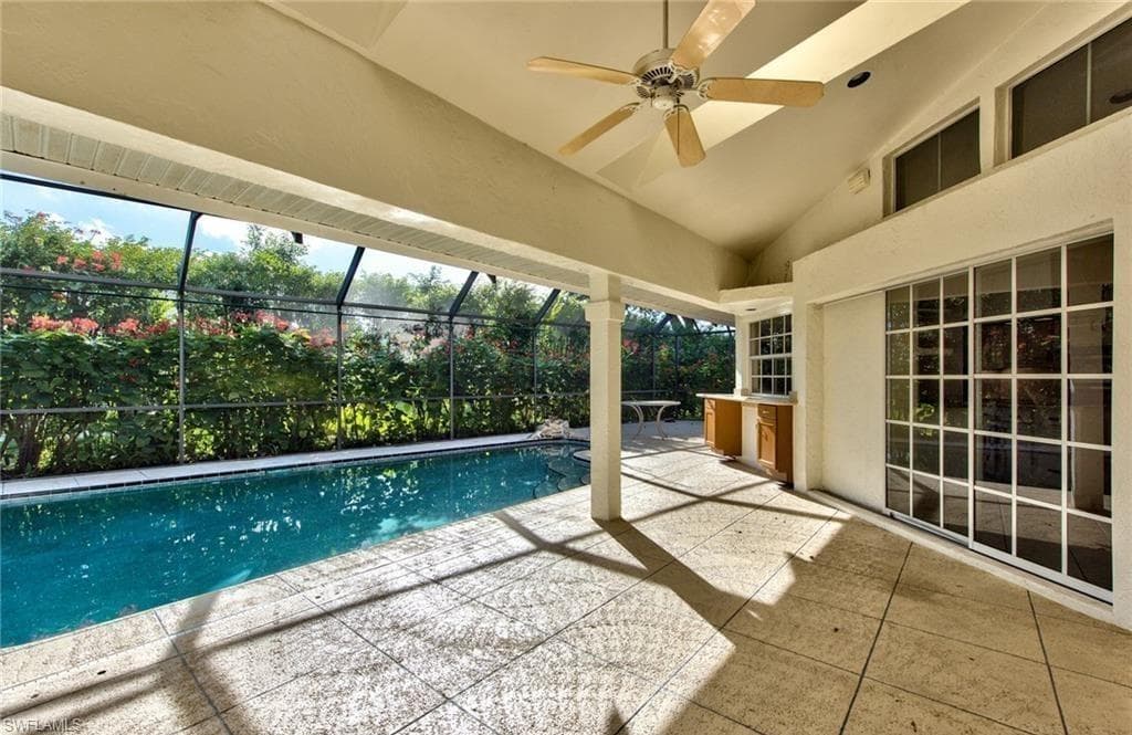 1040 Moon Lake DR-23
