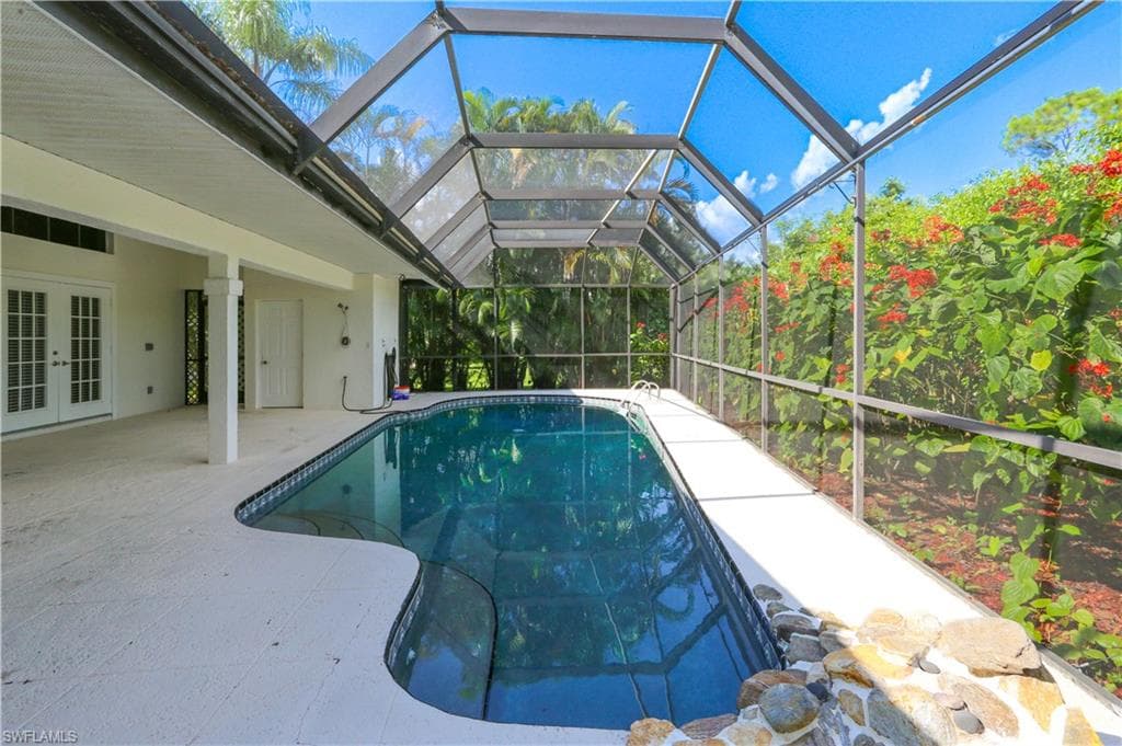 1040 Moon Lake DR-27