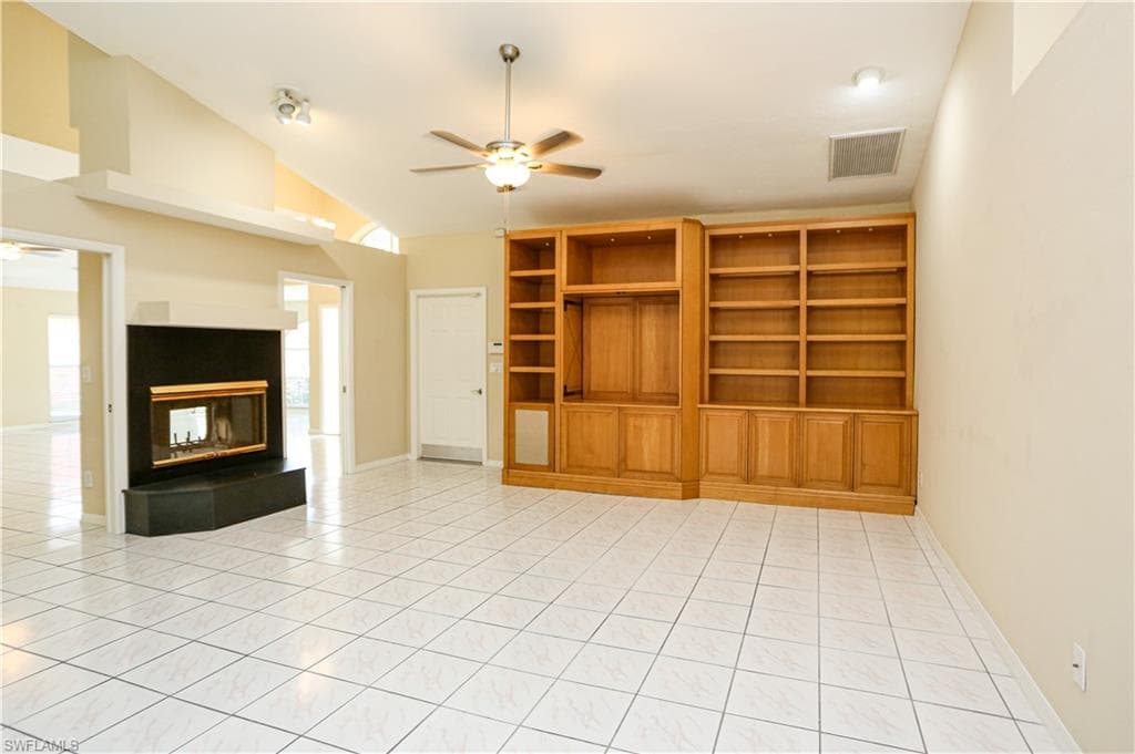 1040 Moon Lake DR-7