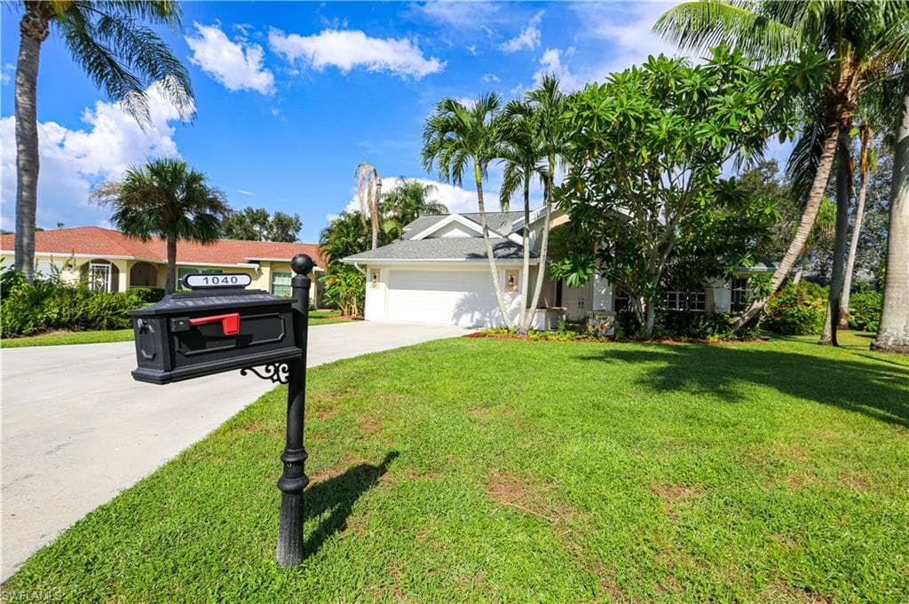 1040 Moon Lake DR-3