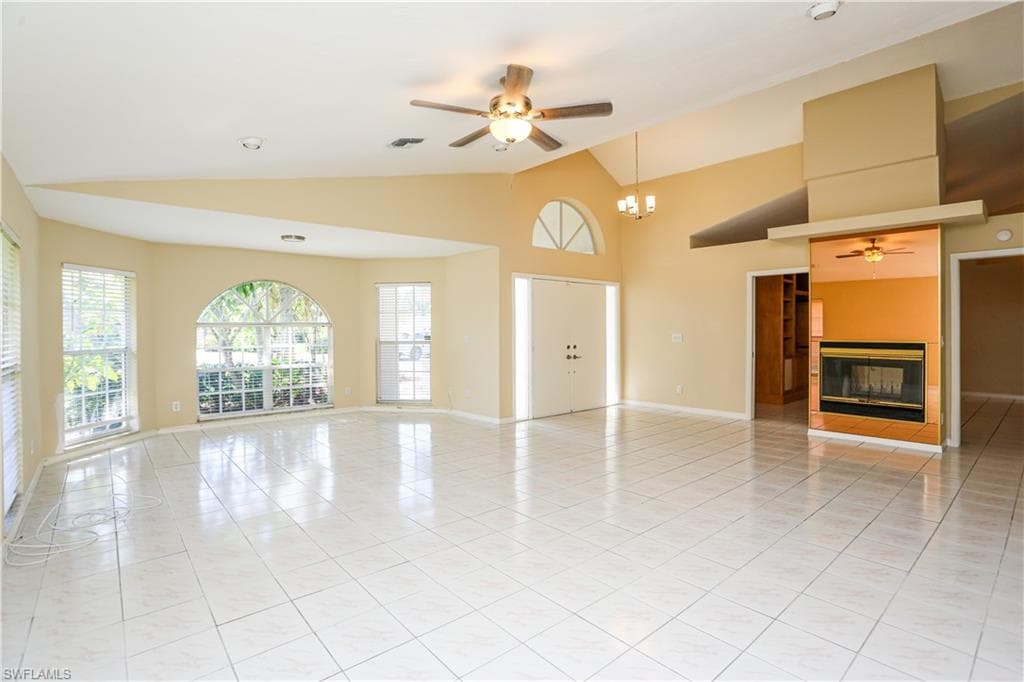 1040 Moon Lake DR-5
