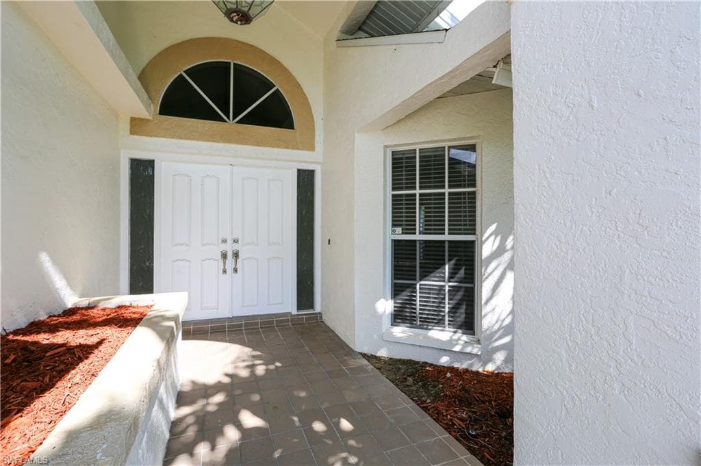 1040 Moon Lake DR-4