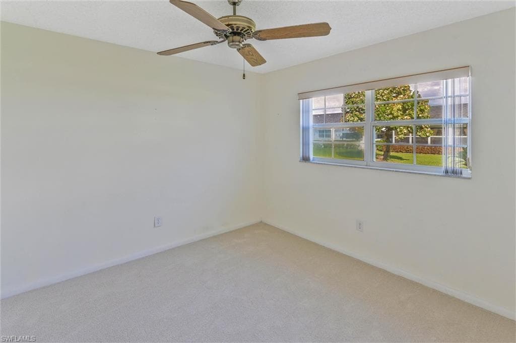 7008 Cedarhurst DR-27