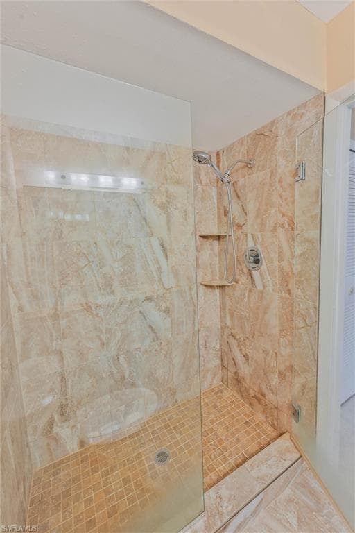 7008 Cedarhurst DR-20