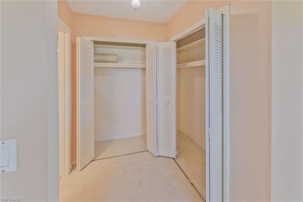 7008 Cedarhurst DR-18