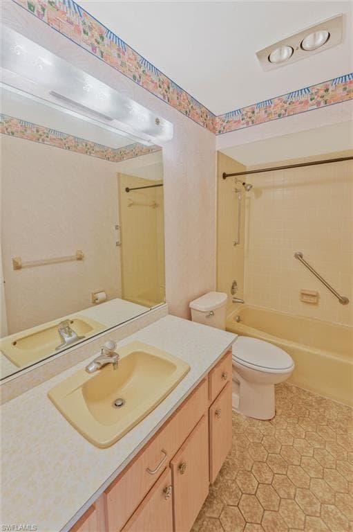 7008 Cedarhurst DR-25
