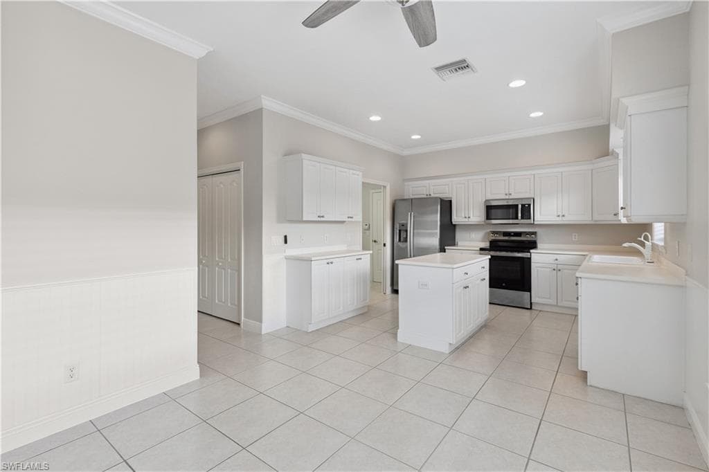 12573 Coconut Creek CT-11