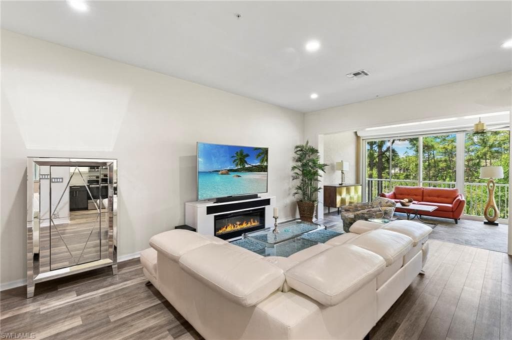 21552 Baccarat LN 201-8