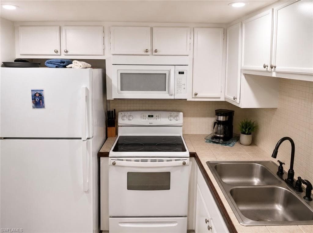 102 E Greens BLVD-6