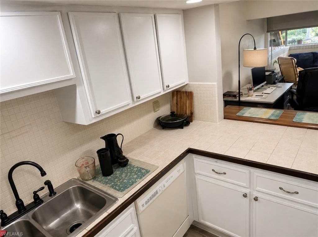102 E Greens BLVD-7