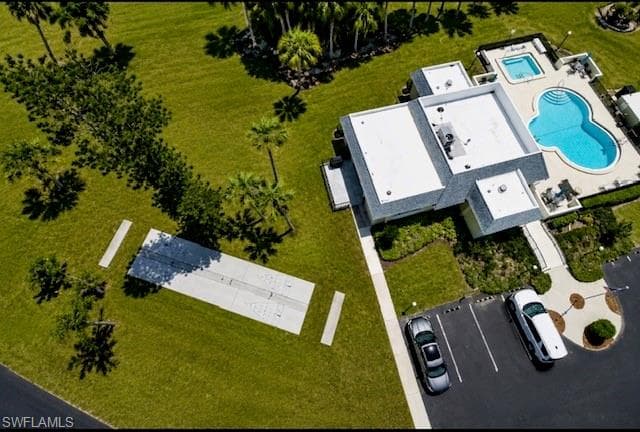 102 E Greens BLVD-32