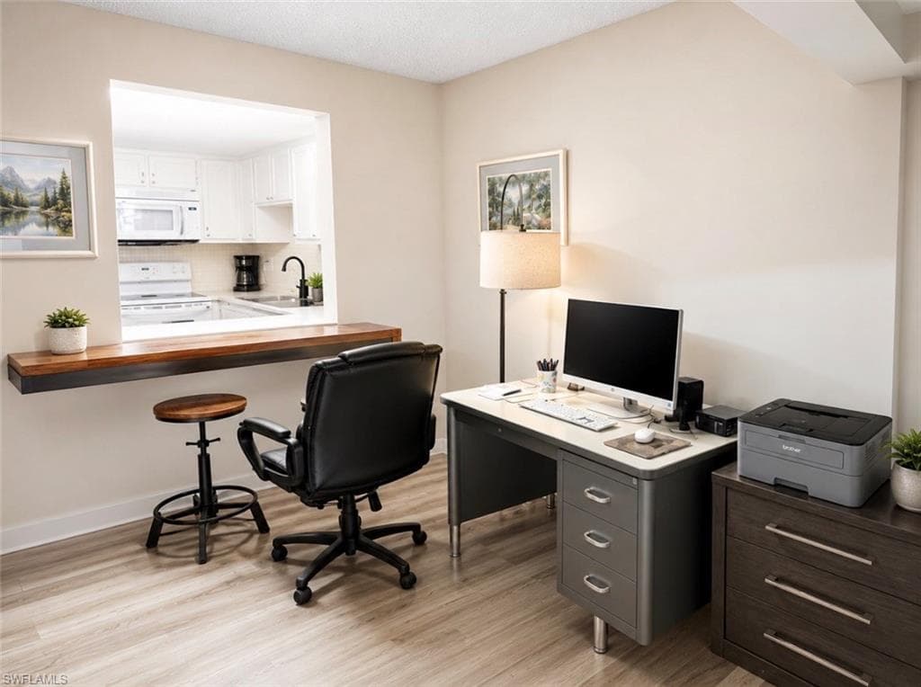 102 E Greens BLVD-5