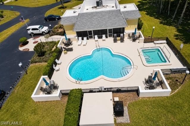 102 E Greens BLVD-30