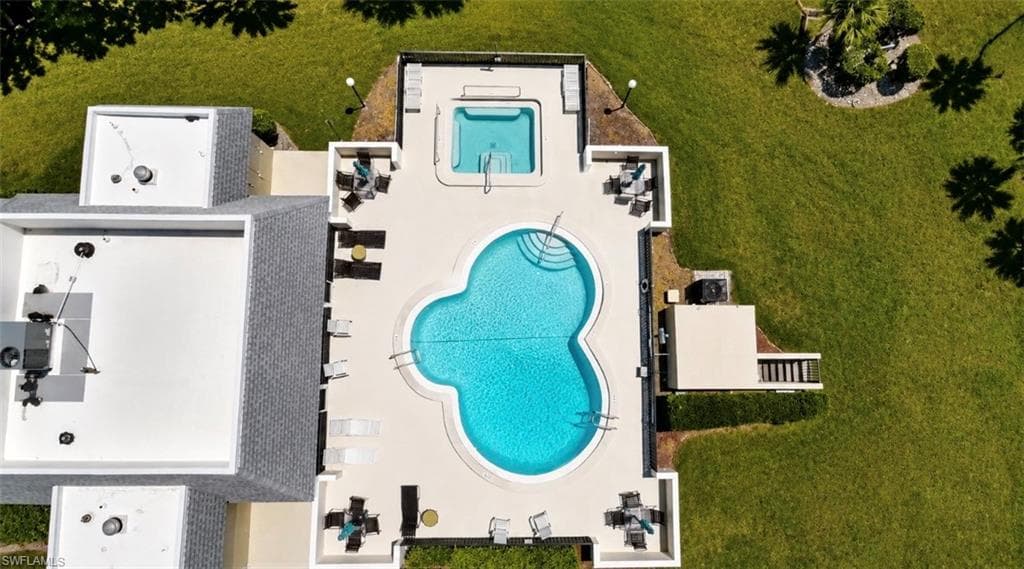 102 E Greens BLVD-31