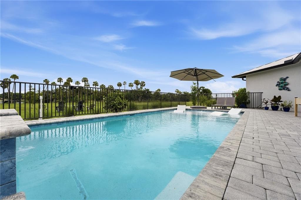 22833 Yellow Button LN-37