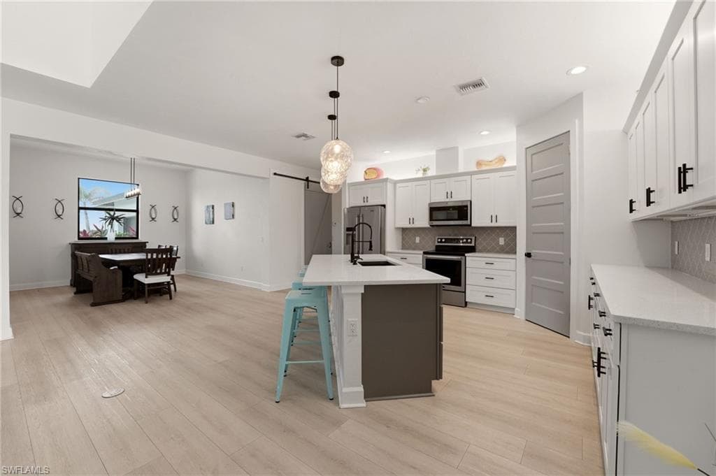 22833 Yellow Button LN-7