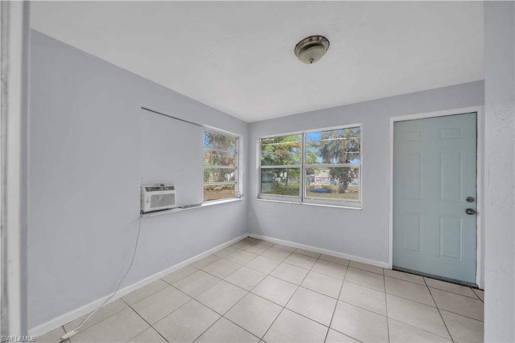 1527 Gardenia AVE-24