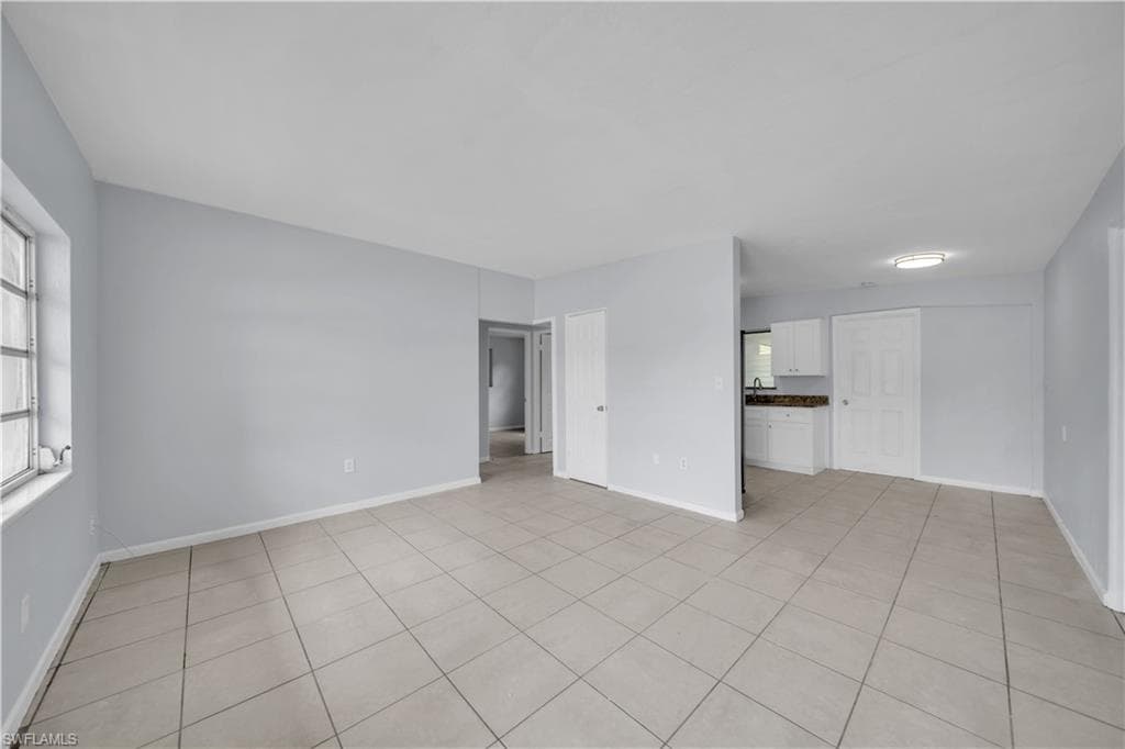 1527 Gardenia AVE-8