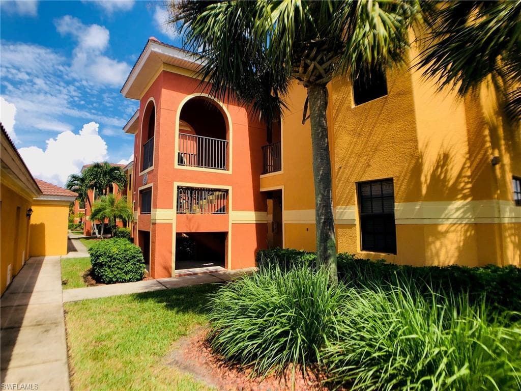 13780 Julias WAY 1012-1