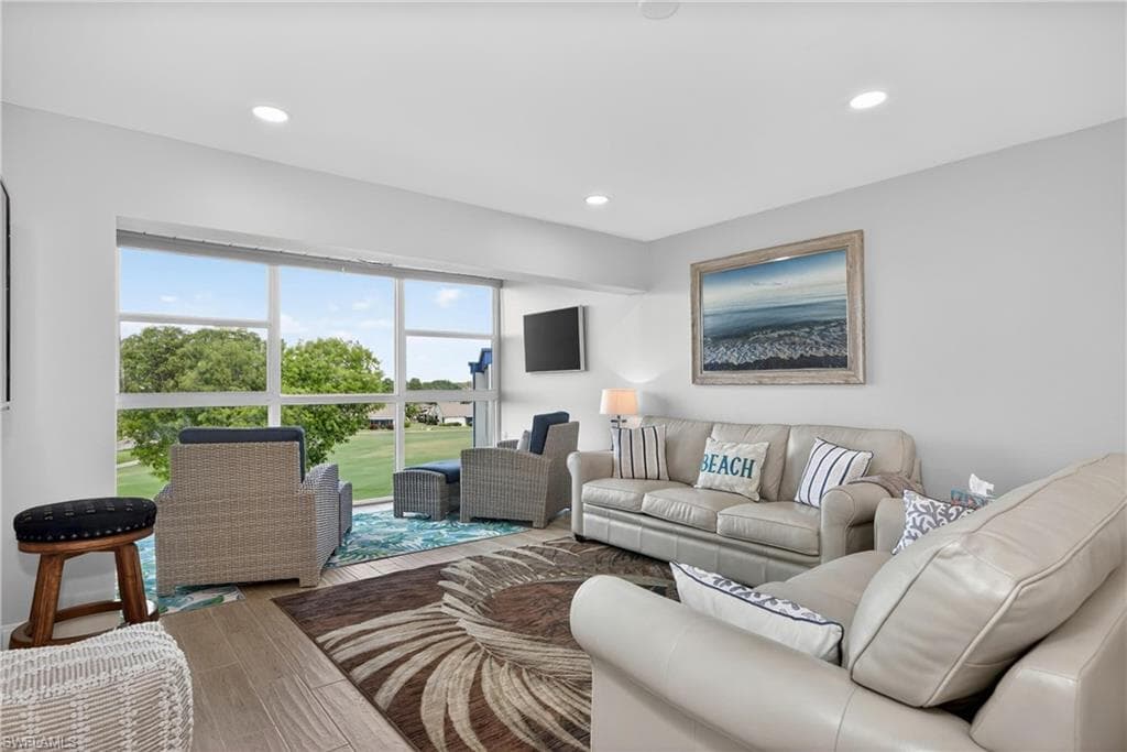 6220 Augusta DR 408-3