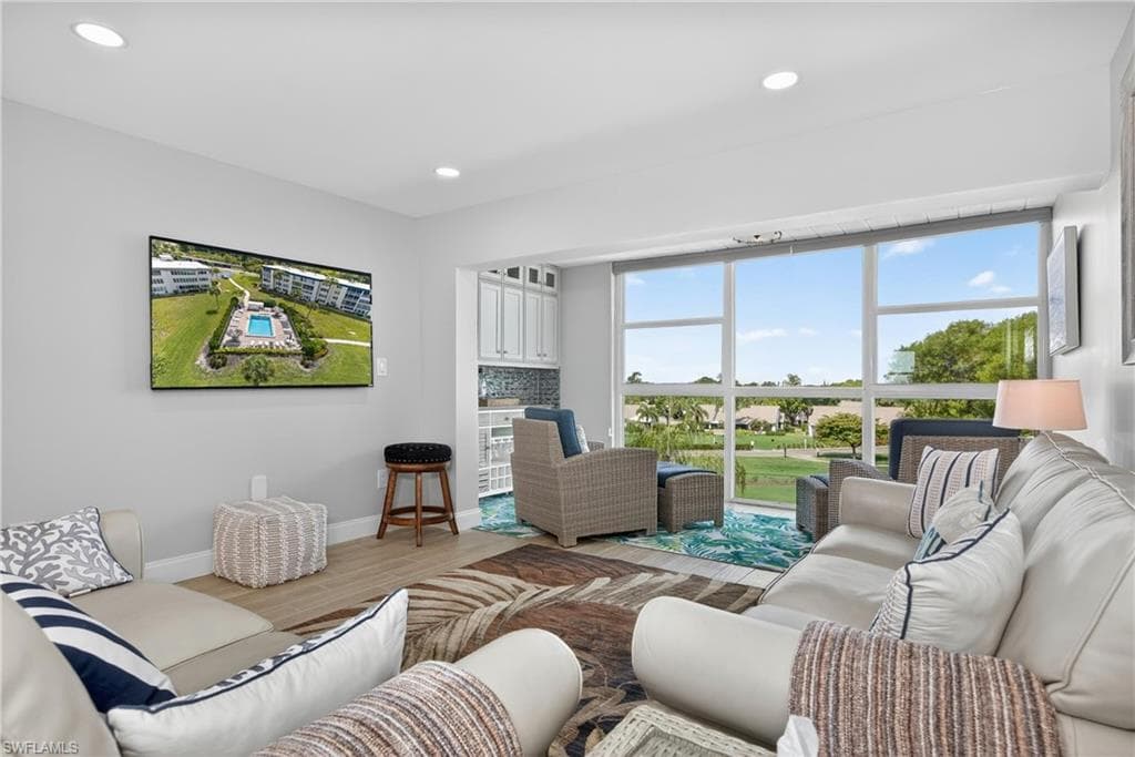 6220 Augusta DR 408-4
