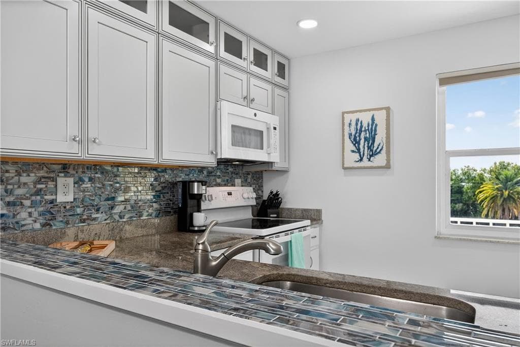 6220 Augusta DR 408-8
