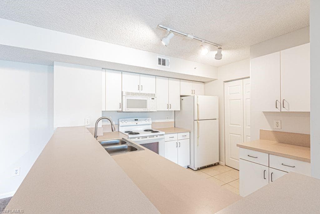 1810 Florida Club CIR 1204-7
